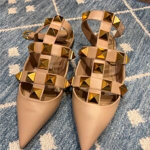 Valentino Garavani ROCK STUD Nude Pointed-Toe Flats